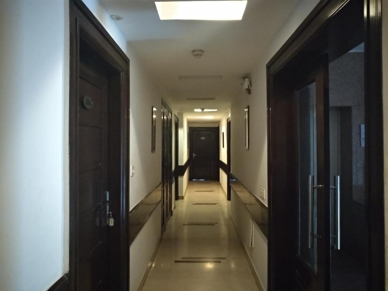 Hotel Aaron Castle 뉴델리 외부 사진